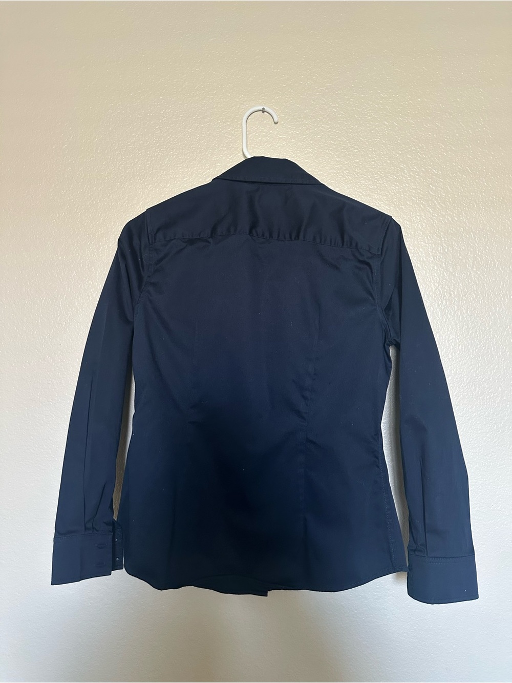 Banana Republic Women’s Petite Navy Button-Down Shirt - Picture 3 of 3